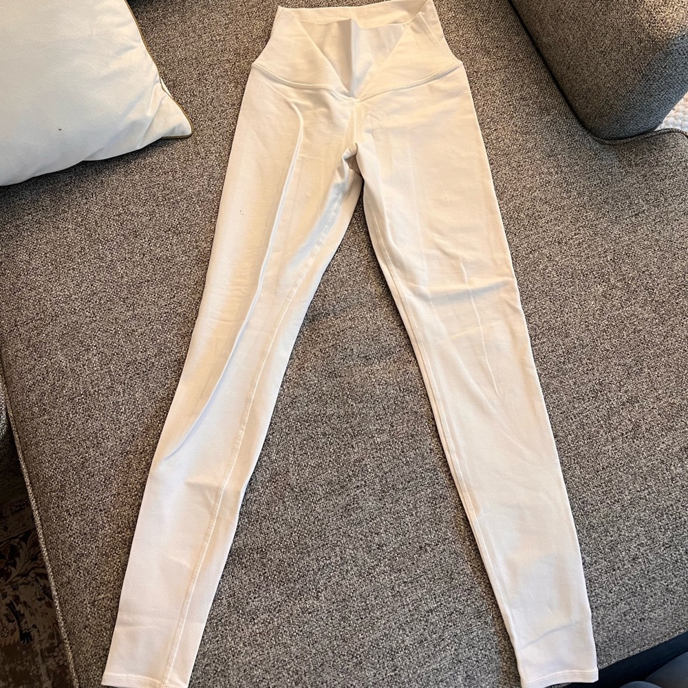 WHITE ALO LEGGINGS SIZE XS ONLY WORN ONCE